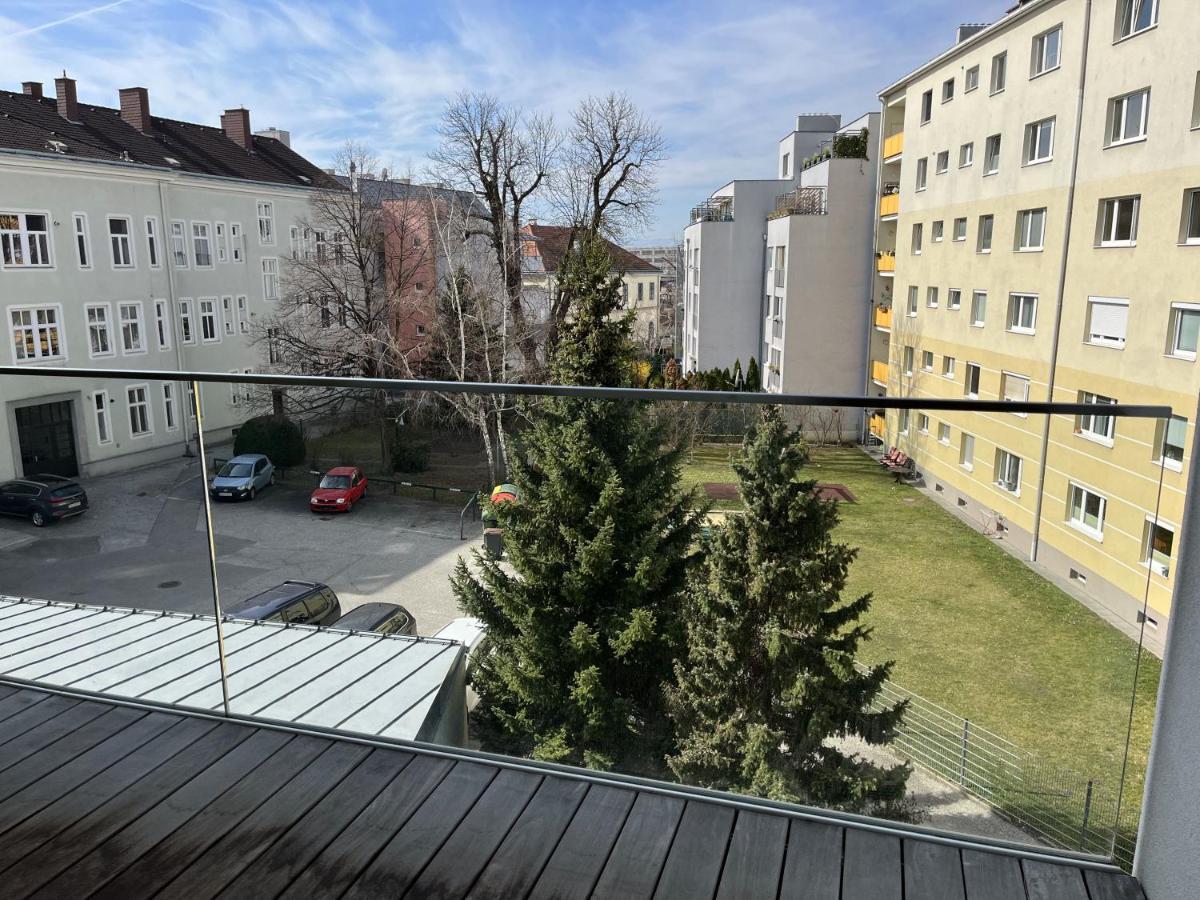 Luxusappartement Mit Garage Im Zentrum Wiener Neustadt Esterno foto