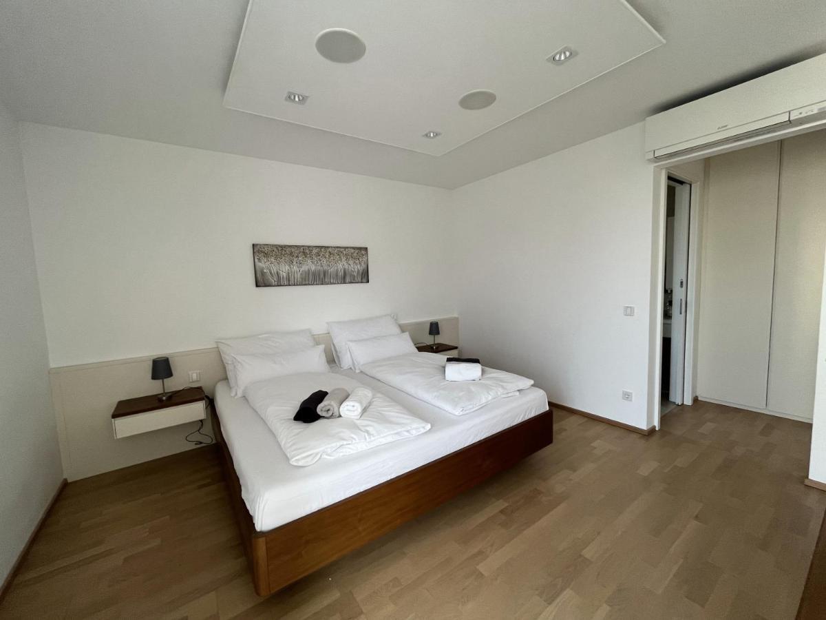 Luxusappartement Mit Garage Im Zentrum Wiener Neustadt Esterno foto
